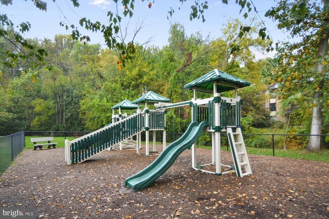 Building Photo - 9712 Kingsbridge Dr