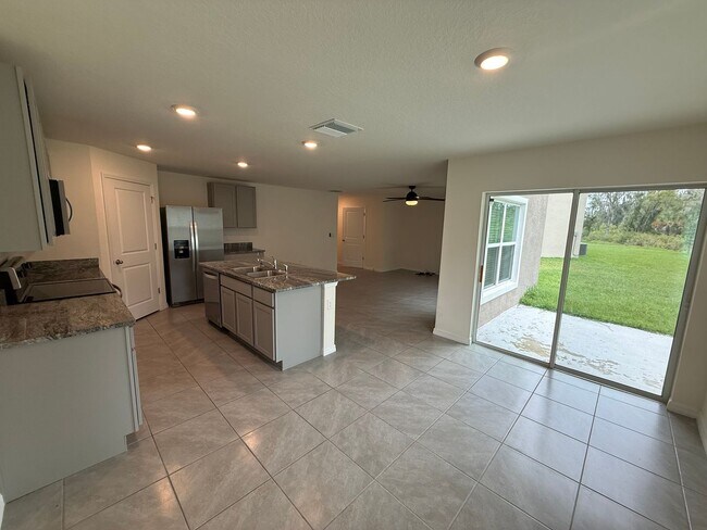 Building Photo - Newly built 3 bedroom home in a quiet Cul-...
