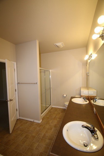 Building Photo - 3 Bedroom South Anchorage Townhouse!