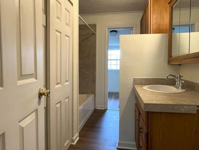 Building Photo - HOME FOR RENT IN ARAB