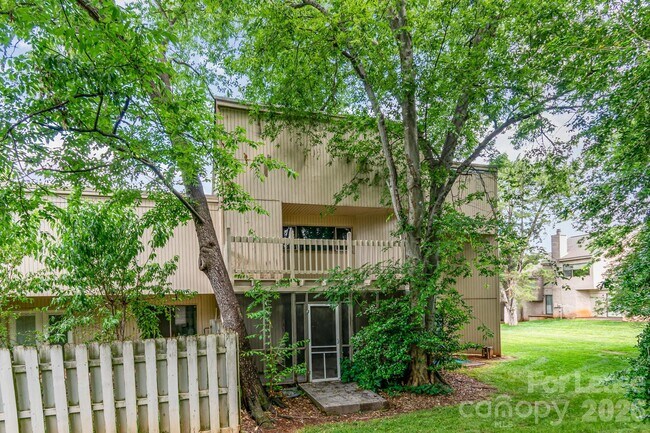 Building Photo - 8005 Horse Chestnut Ln