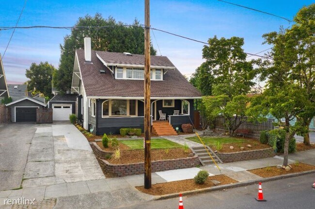 Building Photo - 2 br, 1 bath House - 3415 NE 41st Ave C Un...