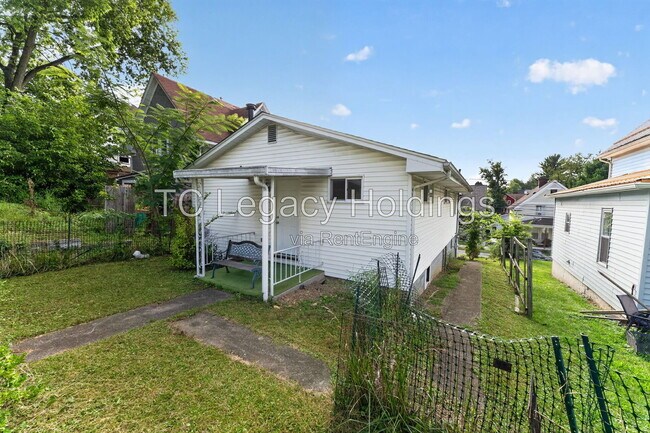 Building Photo - 729 Ridgeway Ave