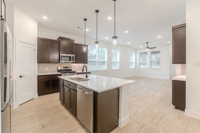 Building Photo - 719 Campbell Xing Ct