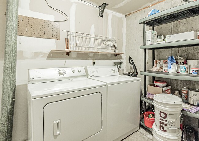 Building Photo - 3BD, 2.5BA Boulder Townhome with 2 Parking Spots