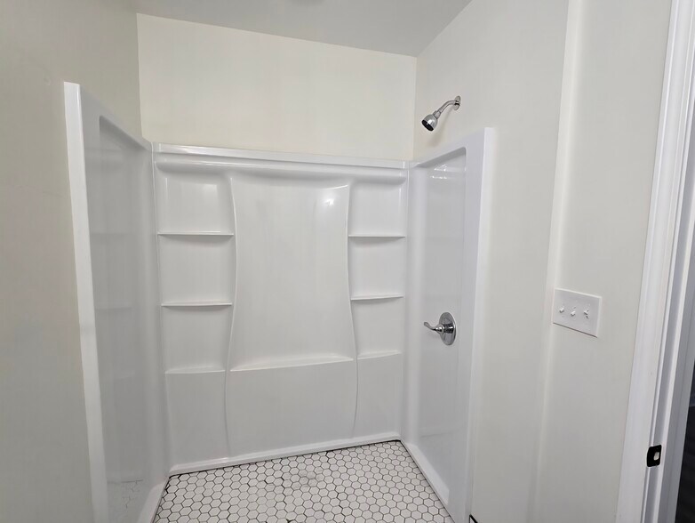 Building Photo - 986 Eldridge Ave