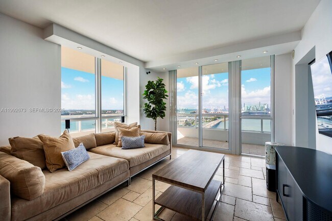 Building Photo - 520 West Ave