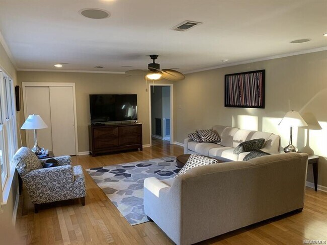 Building Photo - 111 Arrowhead Dr