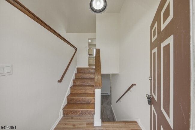 Building Photo - 15 Karen Rd