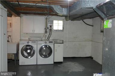 Building Photo - 3305 Camalier Dr