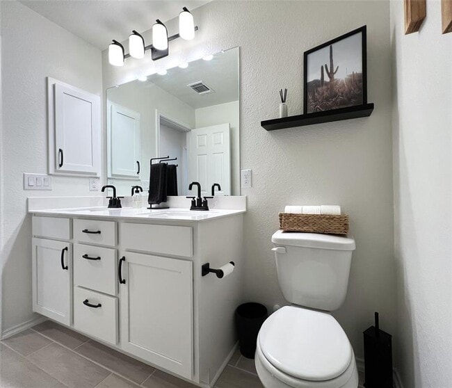 Building Photo - 13205 Nancy Reagan St