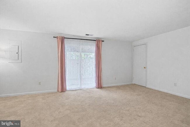 Building Photo - 1704 Quietree Dr