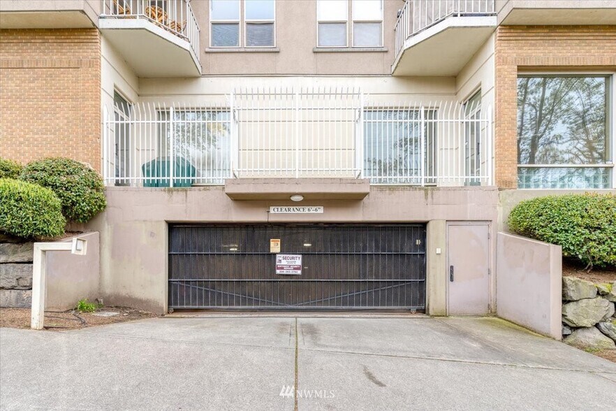 Building Photo - 506 E Howell St