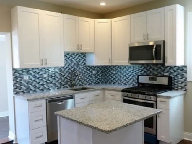 Building Photo - NO MIN CREDIT SCORE REQUIRED, BK OKAY, PAS...