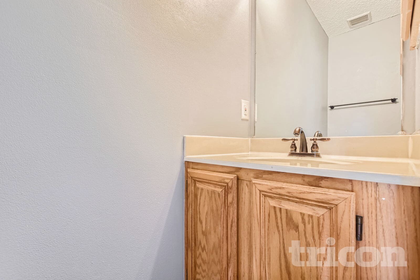 Building Photo - 1417 Baker Dr