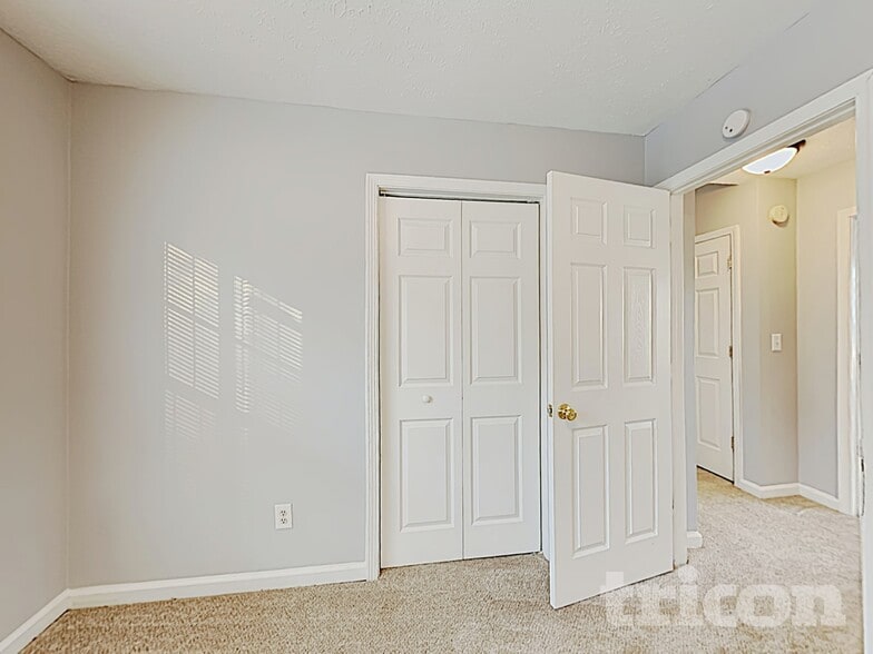 Building Photo - 87 Princeton Dr