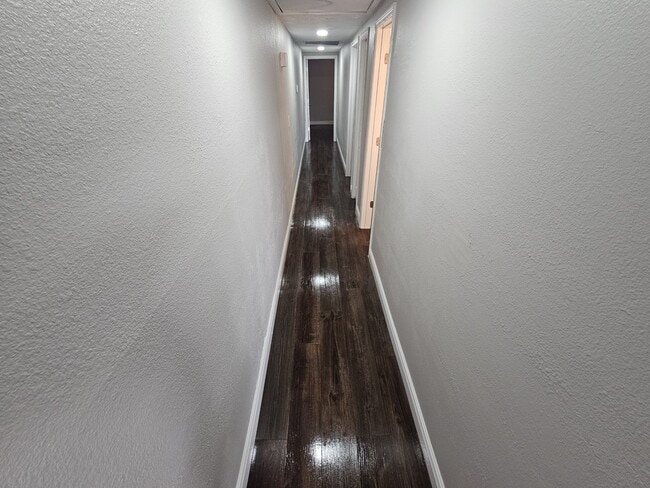 Building Photo - 2989 Willow Ave