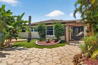 Building Photo - SFH  North Fort Myers 4419