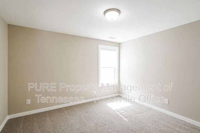 Building Photo - 105 Weller Ln