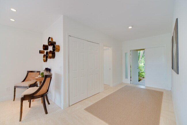 Building Photo - 11397 Pond View Dr