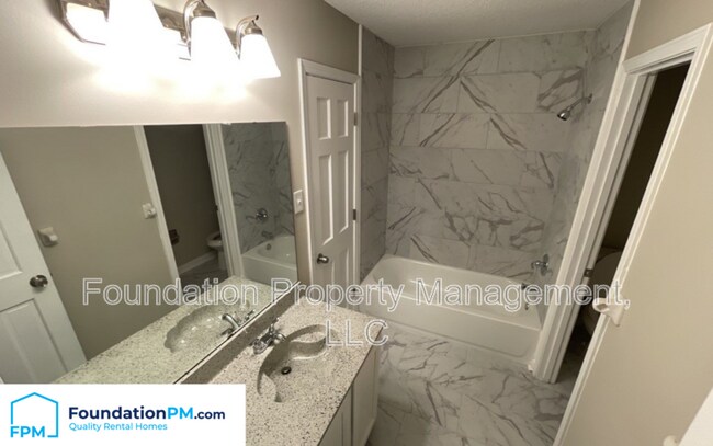 Building Photo - 5574 Blossom Ln