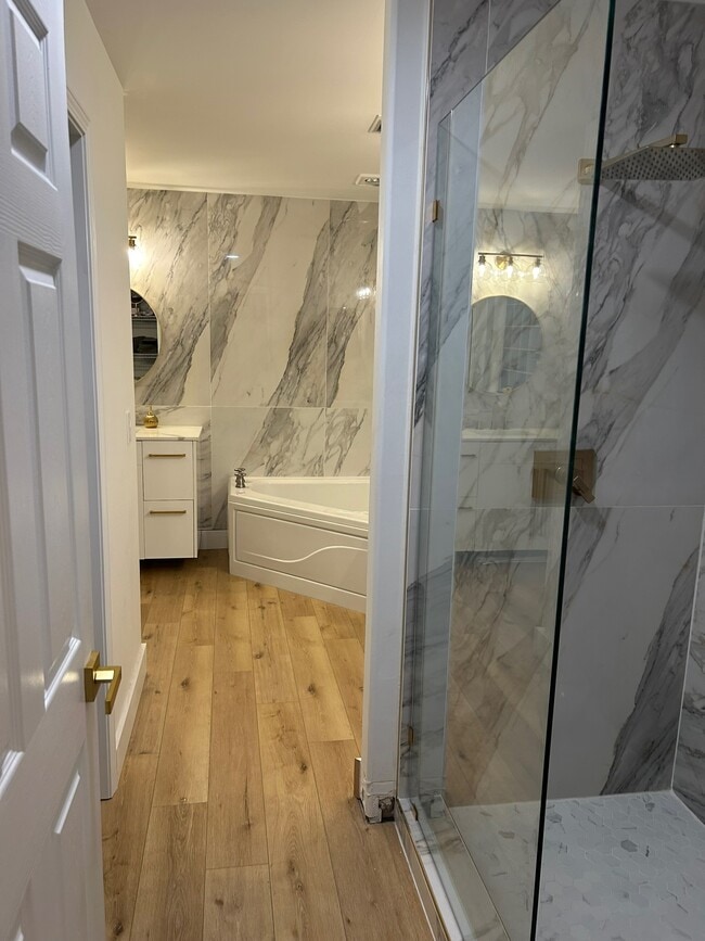 Building Photo - 207 Biltmore Pl