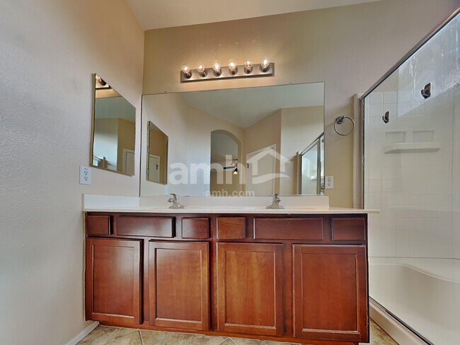 Building Photo - 14643 W Acapulco Ln