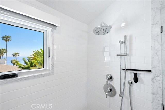 Building Photo - 360 Cliff Dr