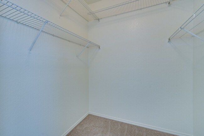 Building Photo - NE Near Nellis! Gated! Community Pool, Spa...