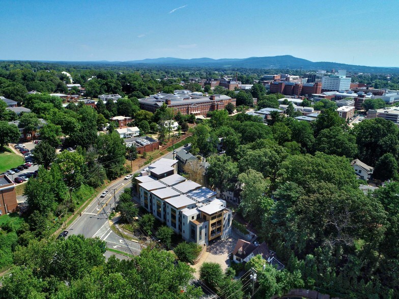 Building Photo - 1600 Jefferson Park Ave