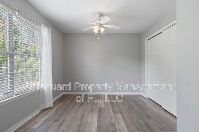 Building Photo - 3893 Paradise Bay Dr