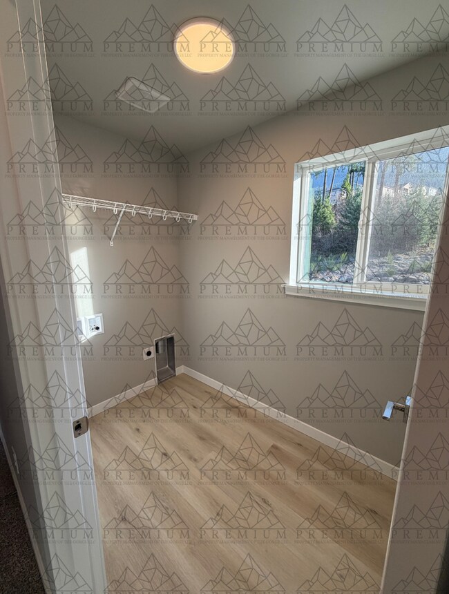 Building Photo - 1st MONTH FREE - 3 BED 2.5 BATH NEW BUILD!