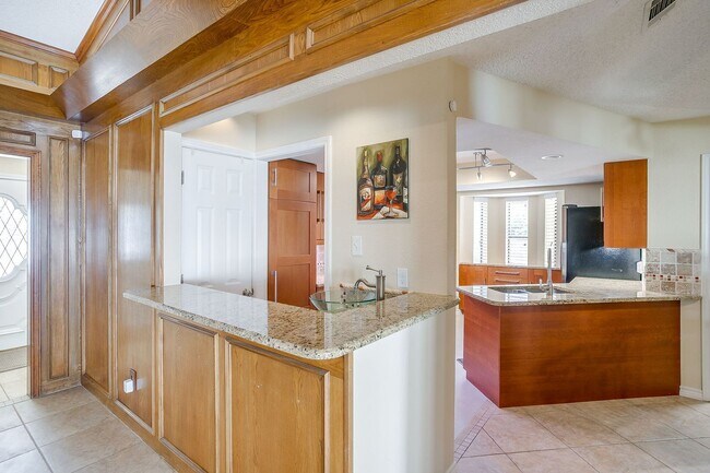 Building Photo - Great Move In Ready 3 Bedroom, 2 Bath Home Located in Northridge- Irving ISD- 75038