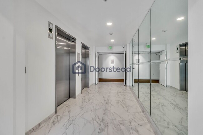 Building Photo - 475 Redwood St