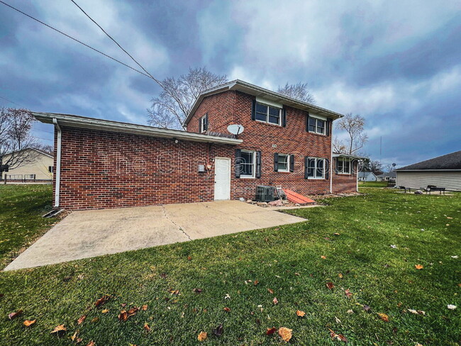 Building Photo - 623 Mason St