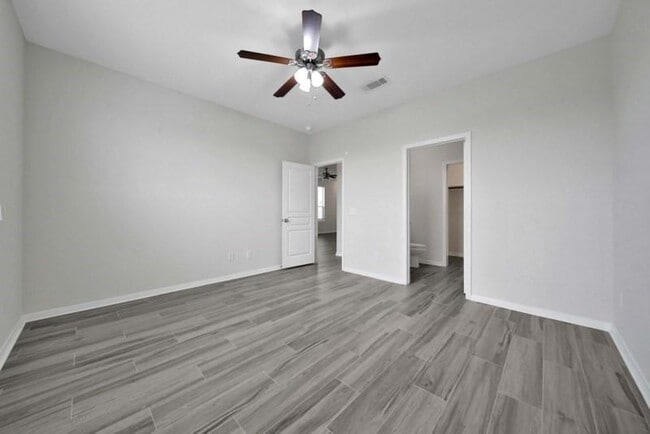 Building Photo - 2619 Skyview Silver Dr