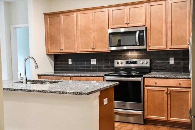 Building Photo - 2 Winslow Ln