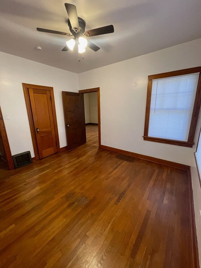 Building Photo - 3 Bedroom with garage and basement