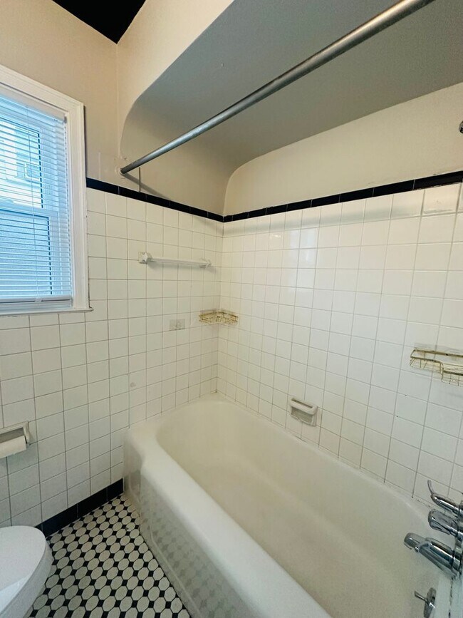 Building Photo - Updated Home in Highly Desired Deer Park Neighborhood