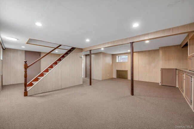 Building Photo - 9 Graywood Rd