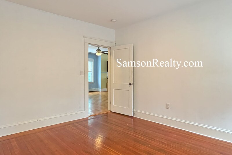 Building Photo - 104 Carrington Ave