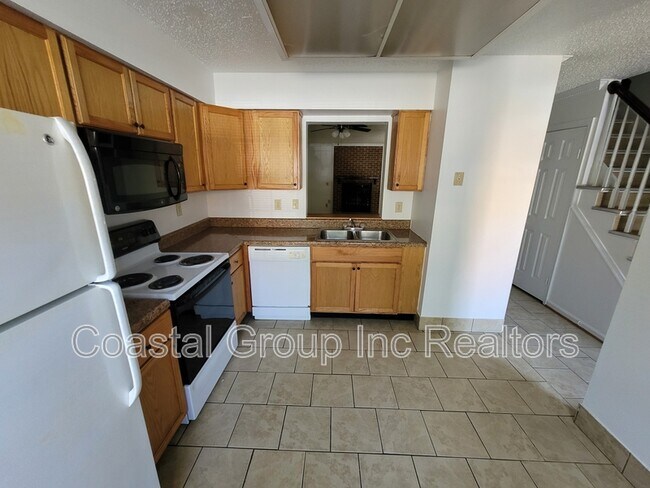 Building Photo - 921 Wildwood Square Ct