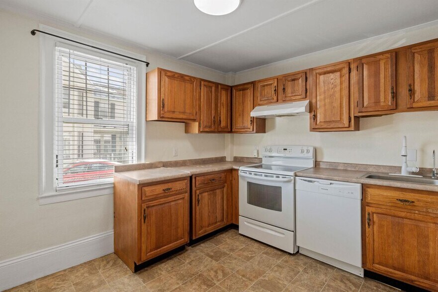 Building Photo - 36 Centre, 1