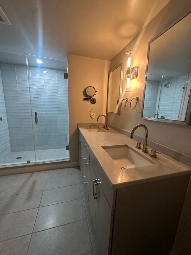 Building Photo - 1 Bedroom 1 Bath Condo Near Capitol Hill