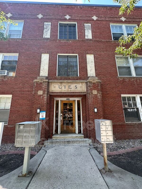 Building Photo - 310 5th St N