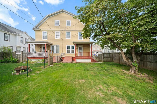 Building Photo - 44 Bigelow Ave