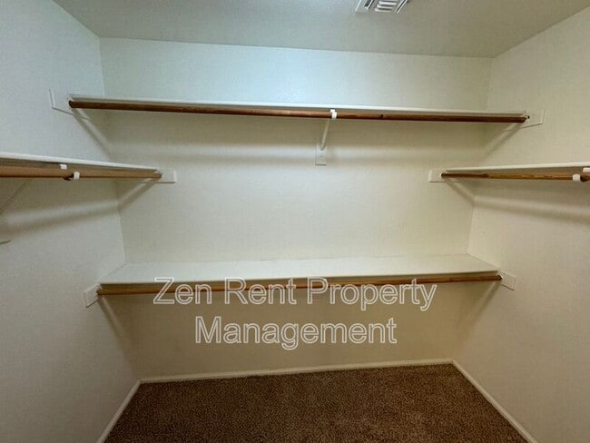 Building Photo - 39610 N Cumberland Dr