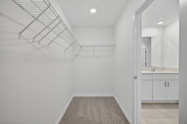 Building Photo - Brand-new 5 Bed now Available!