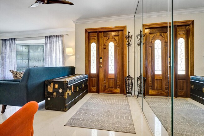 Building Photo - 2051 Coral Reef Dr