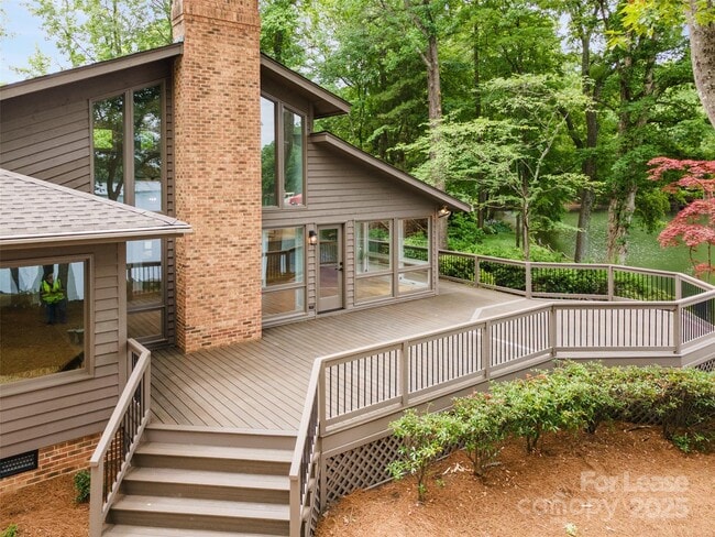 Building Photo - 449 Windward Dr